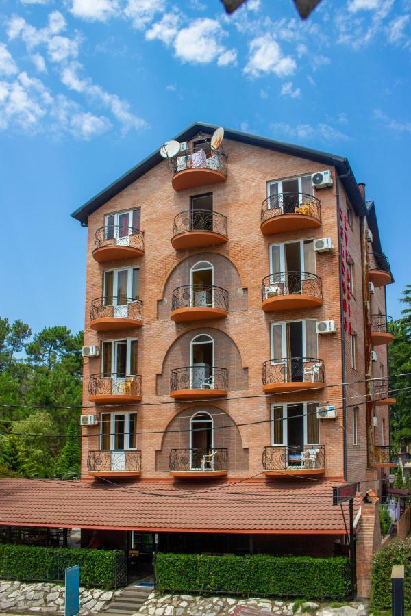 Hotel Evrazia Ureki Exteriér fotografie